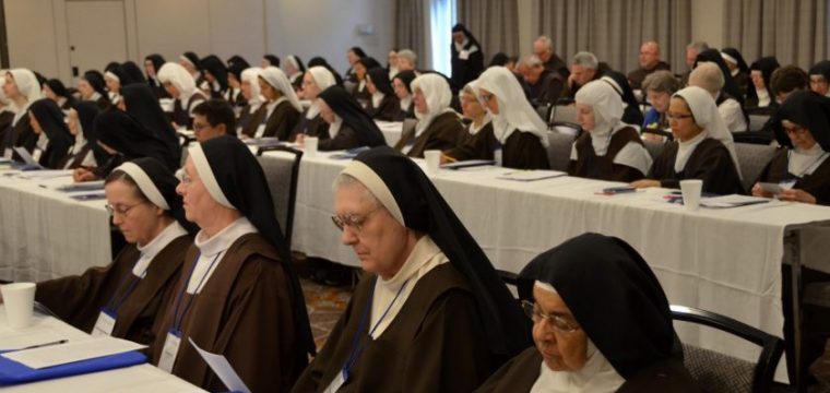 Father Saverio Meets With Discalced Carmelite Nuns from USA